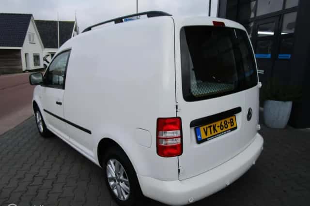 Volkswagen Caddy (2011) thumbnail 4