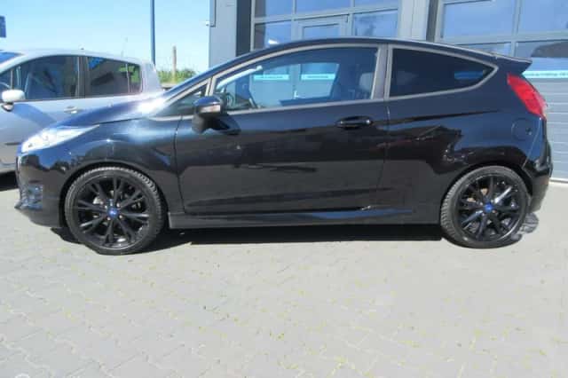 Ford Fiesta (2015) thumbnail 5