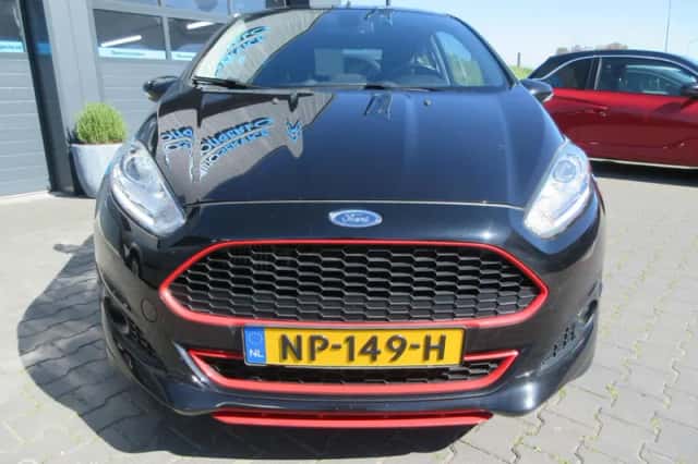 Ford Fiesta (2015) thumbnail 6