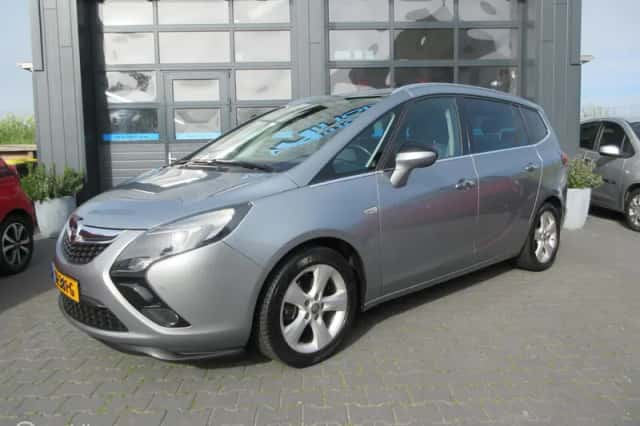 Opel Zafira (2012) thumbnail 1