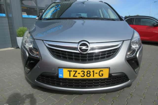 Opel Zafira (2012) thumbnail 6