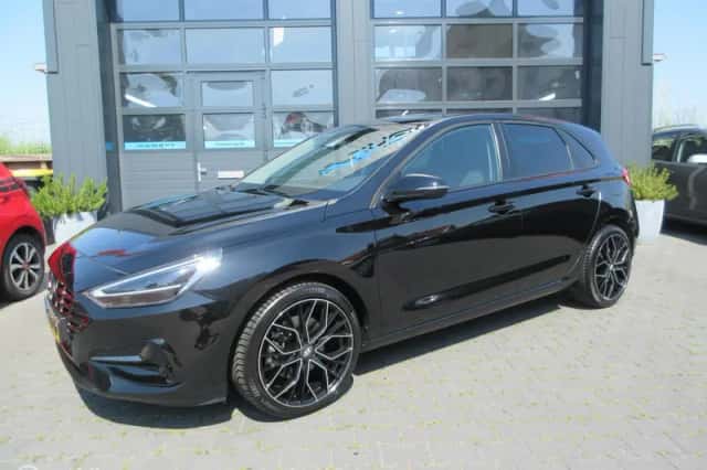 Hyundai i30 (2023) thumbnail 1