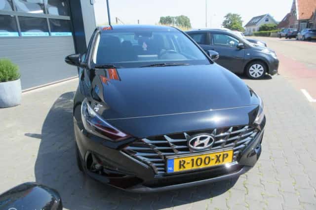 Hyundai i30 (2023) thumbnail 2