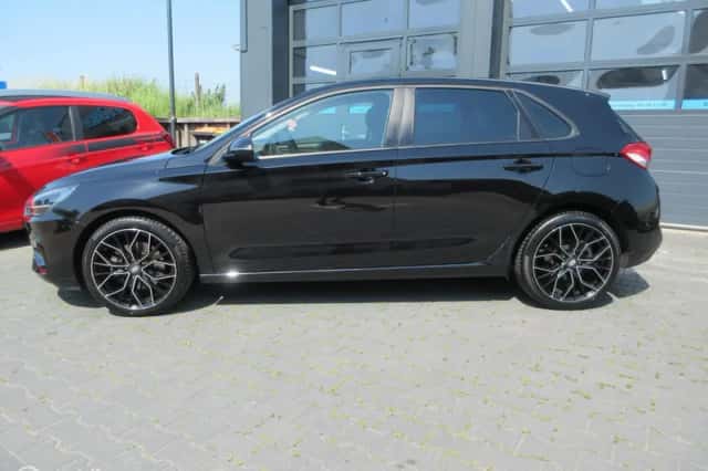 Hyundai i30 (2023) thumbnail 5