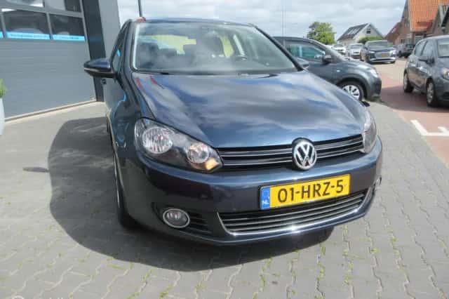 Volkswagen Golf (2009) thumbnail 2