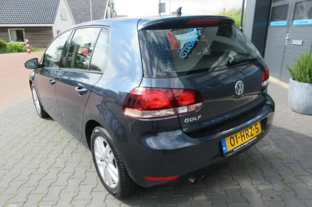 Volkswagen Golf (2009) thumbnail 4