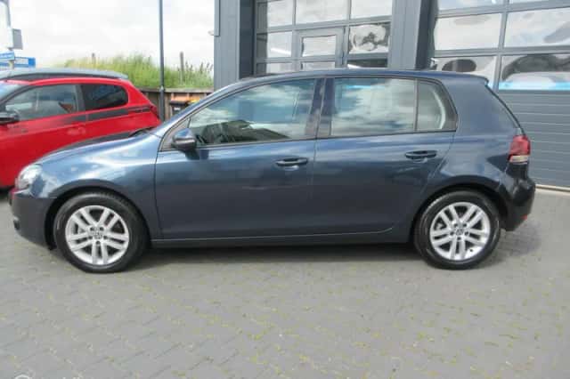 Volkswagen Golf (2009) thumbnail 5