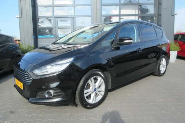 Ford S-Max (2017) thumbnail 1