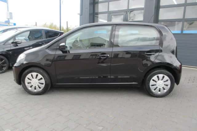 Volkswagen Up! (2017) thumbnail 5