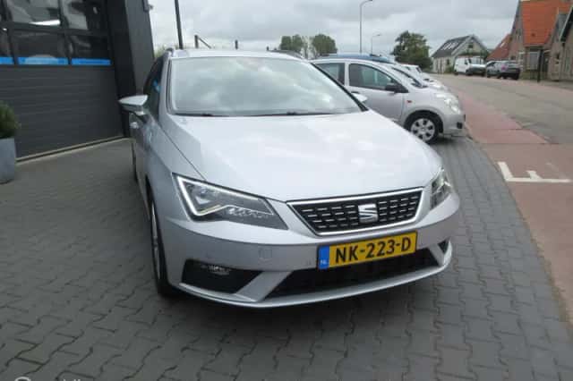 SEAT Leon (2017) thumbnail 2