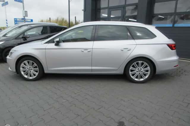 SEAT Leon (2017) thumbnail 5