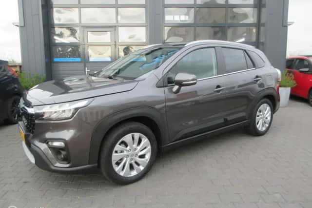 Suzuki S-Cross (2025) thumbnail 1