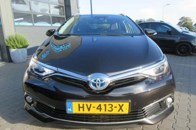 Toyota Auris (2015) thumbnail 6