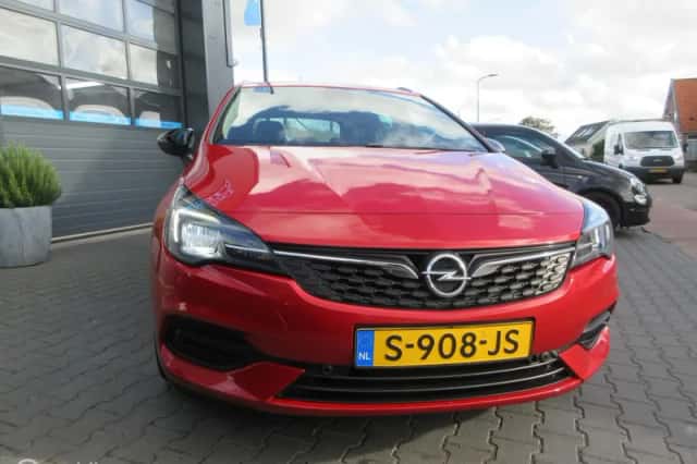Opel Astra (2021) thumbnail 2
