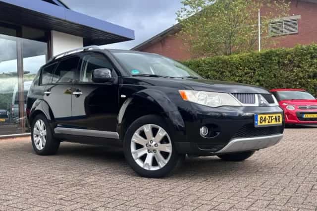 Mitsubishi Outlander (2008) thumbnail 3