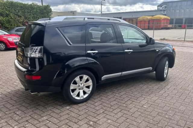 Mitsubishi Outlander (2008) thumbnail 4