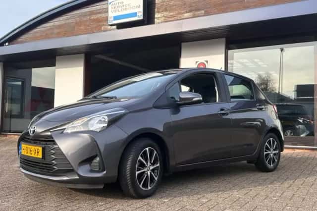 Toyota Yaris (2020) thumbnail 1