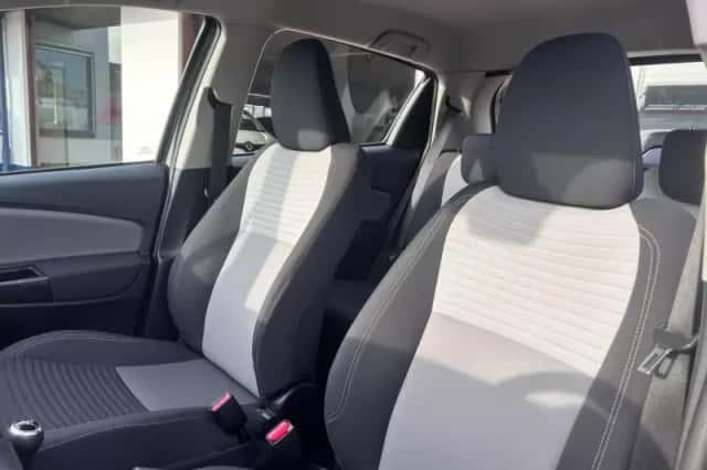 Toyota Yaris (2020) thumbnail 6