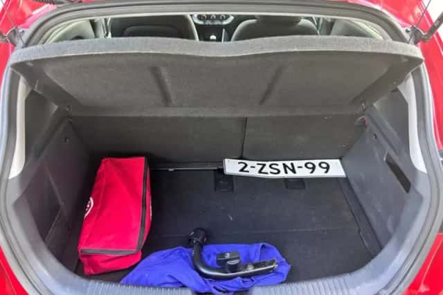 Kia Rio (2015) thumbnail 5