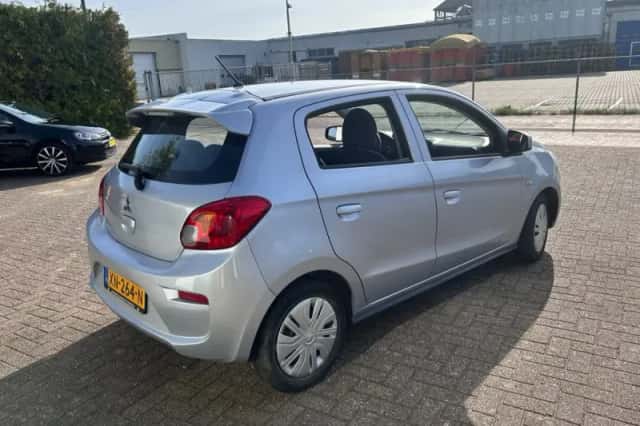 Mitsubishi Space Star (2019) thumbnail 3