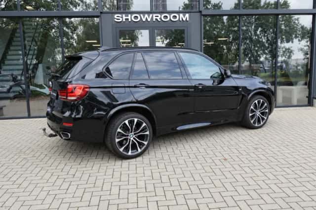 BMW X5 (2018) thumbnail 2