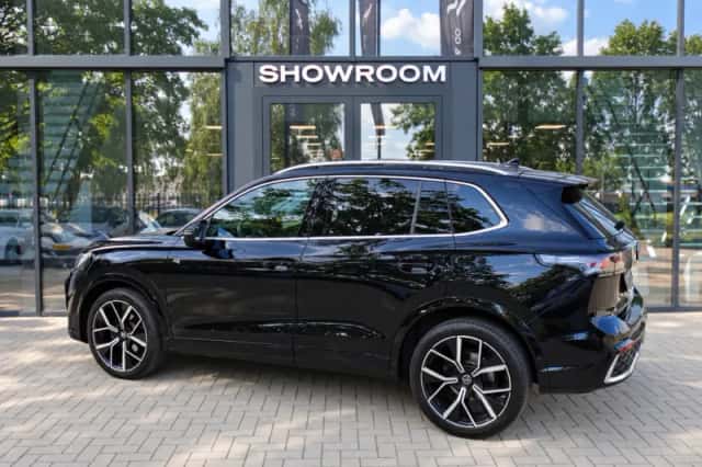 Volkswagen Tiguan (2024) thumbnail 2