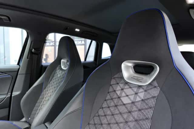 Volkswagen Tiguan (2024) thumbnail 6