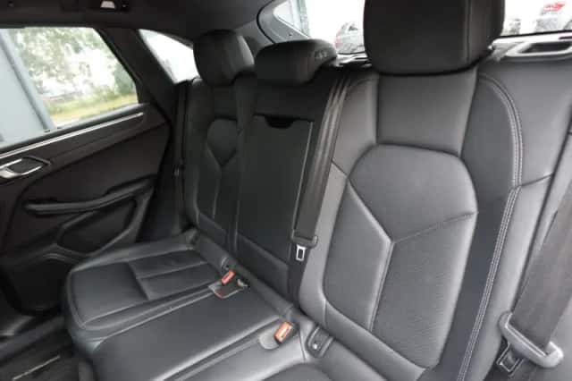 Porsche Macan (2020) thumbnail 6