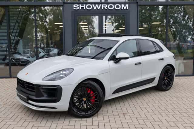 Porsche Macan (2022) thumbnail 1