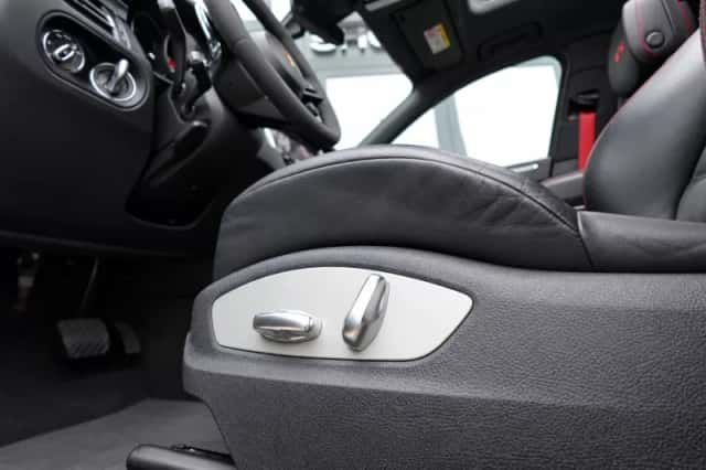 Porsche Macan (2022) thumbnail 6
