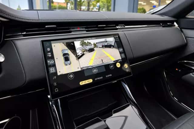 Land Rover Range Rover Sport (2025) thumbnail 5