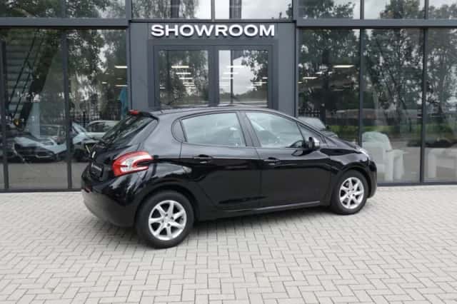 Peugeot 208 (2013) thumbnail 4