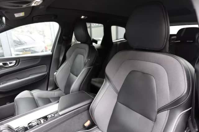 Volvo XC60 (2020) thumbnail 4