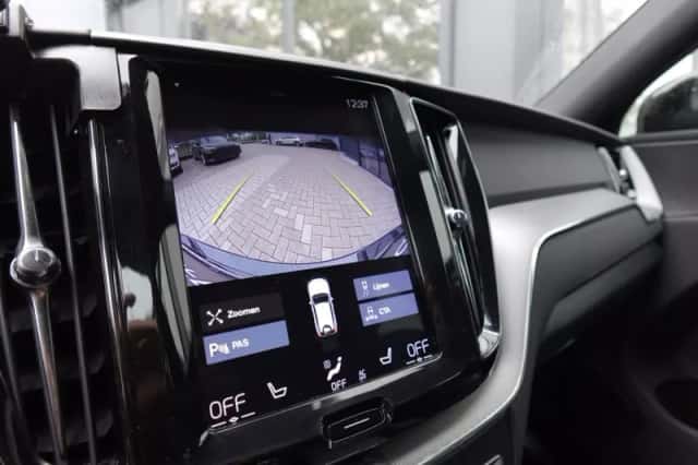 Volvo XC60 (2020) thumbnail 5