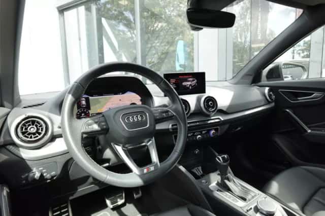 Audi Q2 (2022) thumbnail 3