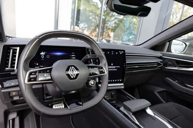 Renault Austral (2023) thumbnail 4