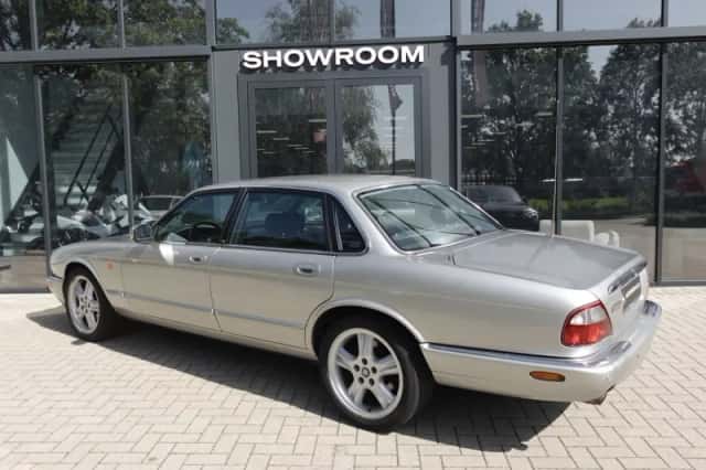 Jaguar XJ (1999) thumbnail 2