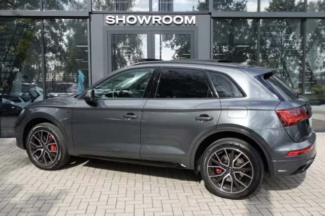 Audi Q5 (2022) thumbnail 2