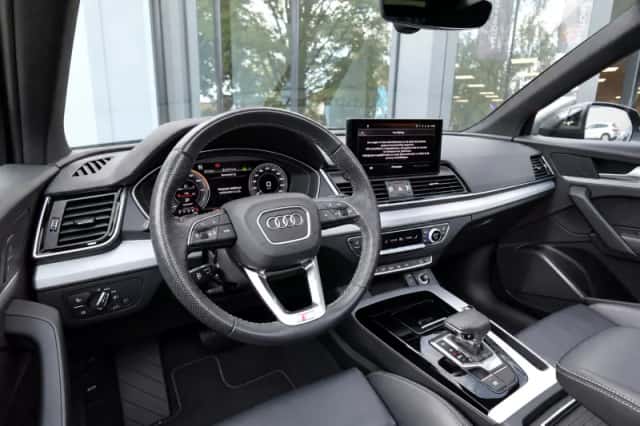 Audi Q5 (2022) thumbnail 4