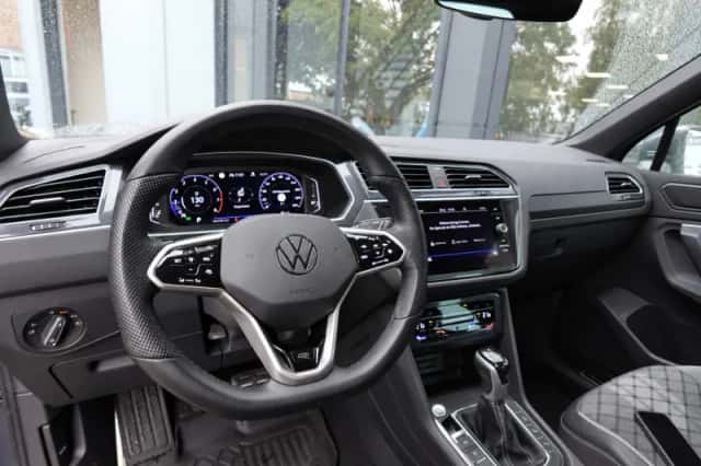 Volkswagen Tiguan (2022) thumbnail 4