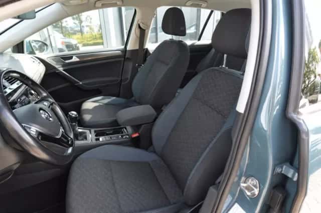 Volkswagen Golf (2019) thumbnail 5