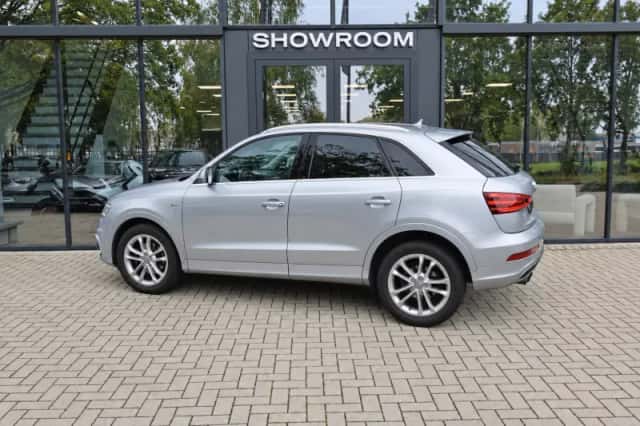 Audi Q3 (2015) thumbnail 2