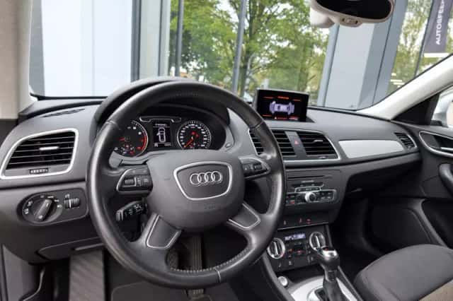 Audi Q3 (2015) thumbnail 5