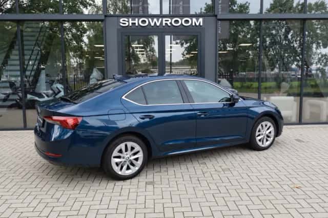 Škoda Octavia (2021) thumbnail 2