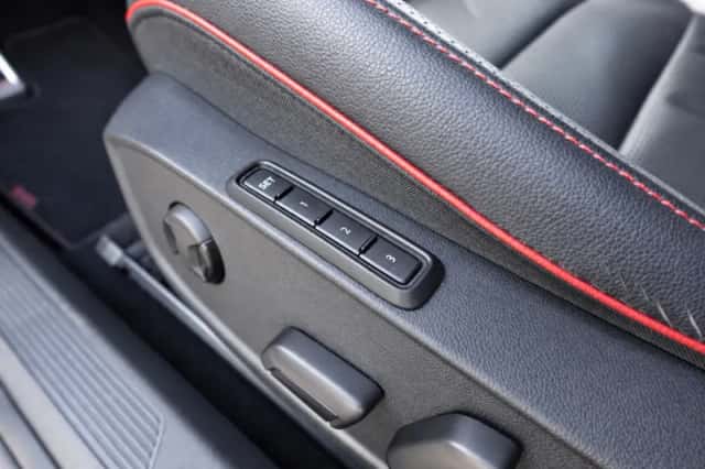 Volkswagen Golf (2021) thumbnail 6