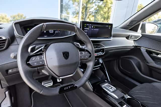 Peugeot 2008 (2024) thumbnail 5