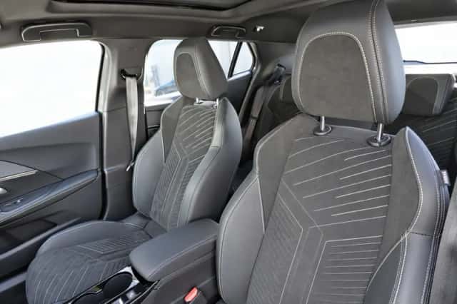 Peugeot 2008 (2024) thumbnail 6