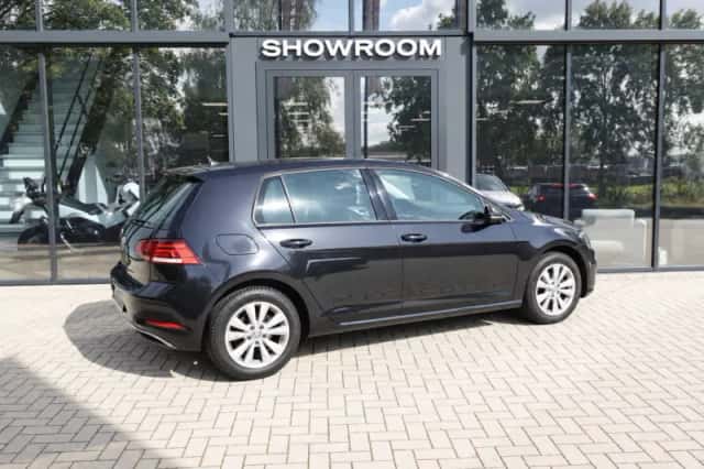 Volkswagen Golf (2019) thumbnail 2