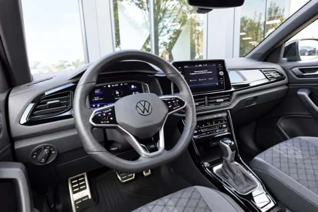 Volkswagen T-Roc (2022) thumbnail 4