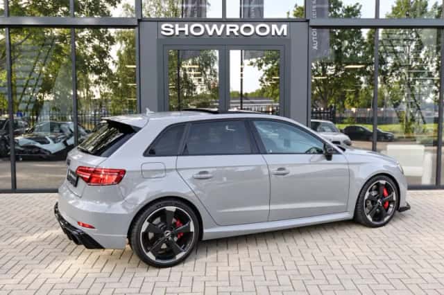 Audi RS 3 (2018) thumbnail 2